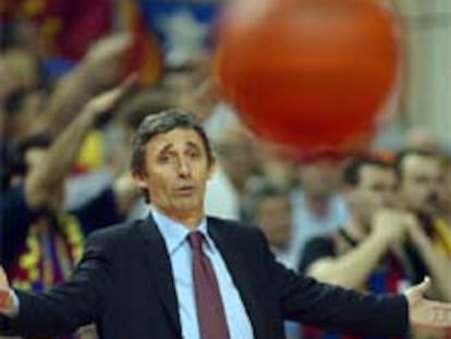 El serbio Svetislav Pesic, en un partido del Barcelona.