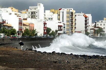 La tormenta Delta azota Canarias