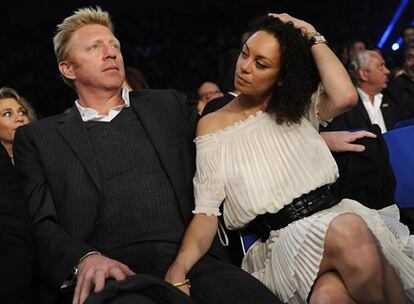 El ex tenista Boris Becker (de 42 años) y su reciente mujer, Lilly Kerssenberg (de 33 años), serán papás de su primer hijo en común, el cuarto para el ex deportista, según ha anunciado la pareja en unas declaraciones recogidas por el diario alemán 'Bild', dos meses después de su matrimonio en St. Moritz. "Sí, vamos a ser padres", ha dicho él. Becker tiene dos hijos con su primera mujer, Barbara Feltus, y una hija nacida de un breve romance que mantuvo durante su primer matrimonio.