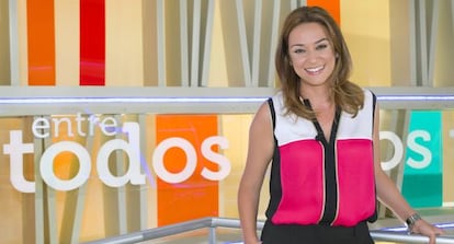 La presentadora del programa &#039;Entre todos&#039; de TVE, To&ntilde;i Moreno. 
