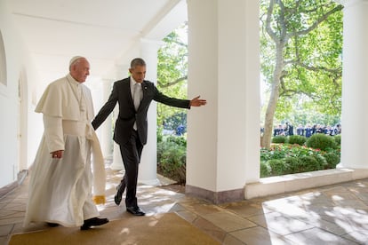 El papa Francisco y el entonces presidente de Estados Unidos, Barack Obama, durante una visita a la Casa Blanca el 23 de septiembre de 2015.