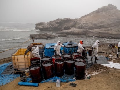 recolección derrame petrolero Perú