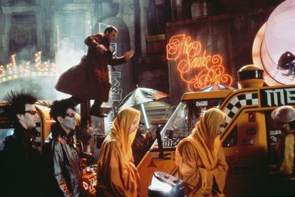 Fotograma de la película ciberpunk 'Blade Runner'.