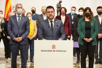 El presidente de la Generalitat, Pere Aragonès, y el consejero de Educación, Josep Gonzàlez-Cambray (izq.) el jueves en la "cumbre sobre la lengua".