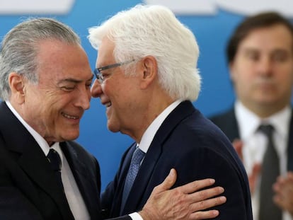 Temer e Moreira Franco durante a posse do ministro.