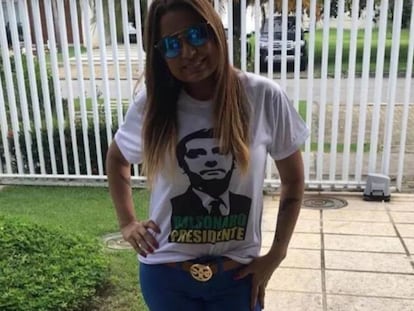 Carmen Carvalho, da equipe do MP do Rio que investiga o caso Marielle, com camisa da campanha de Bolsonaro. 