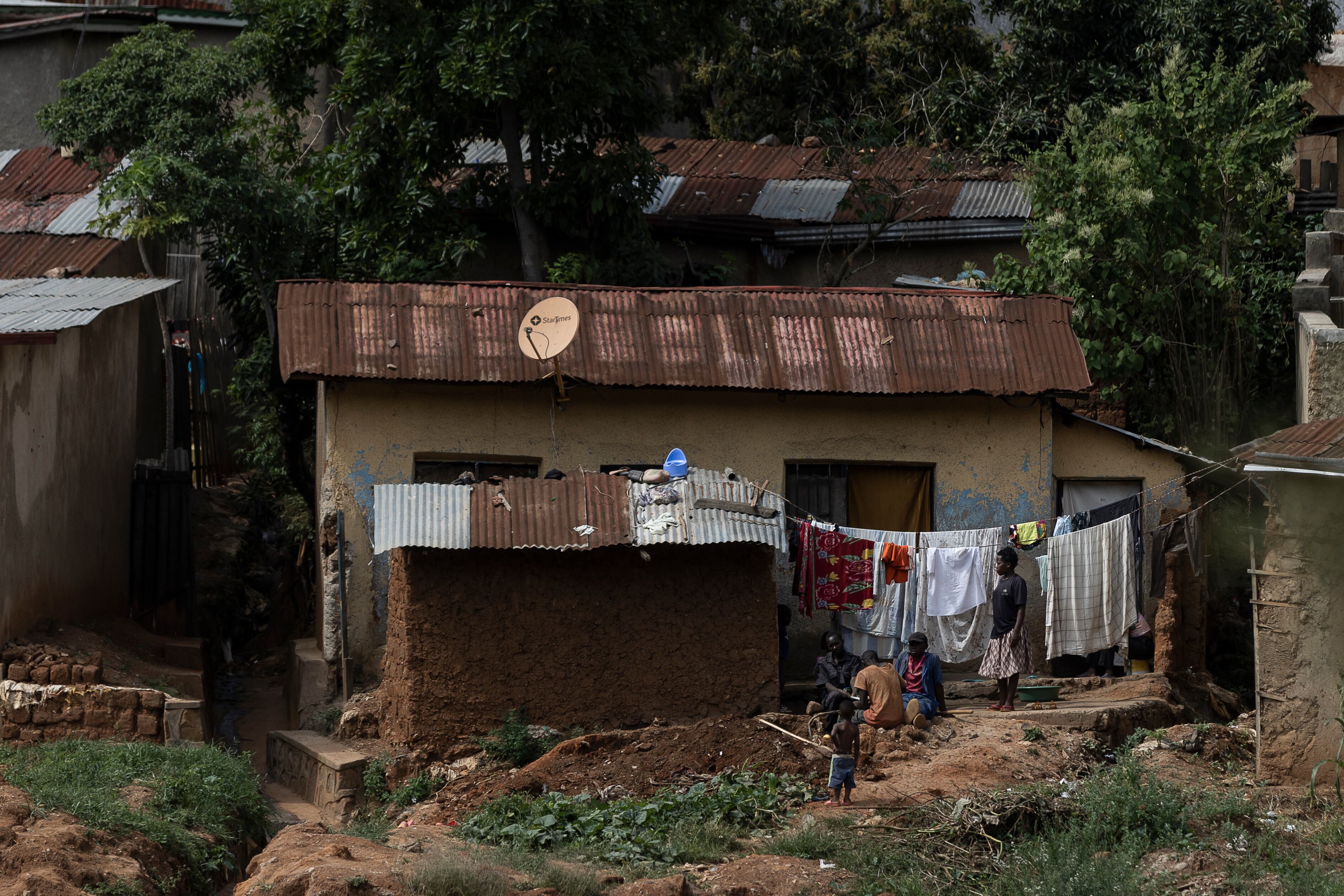 Distrito de Kimisagara, barriada de Kigali. Ruanda ha vivido una explosión del crecimiento demográfico y espera subir de 13,2 millones de personas a 16,3 millones en 2032.