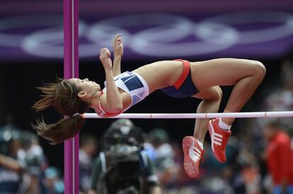 La británica Katarina Johnson-Thompson compitiendo en salto de altura.