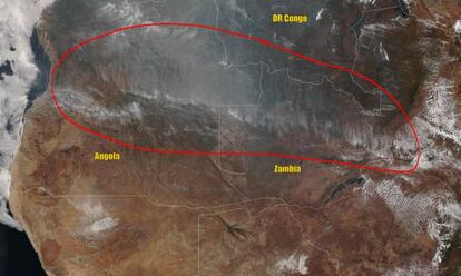 Una imagen de satélite muestra el fuego que cruza por Angola, Zambia y el Congo, el pasado 25 de agosto.