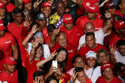 El gobernante Partido Socialista Unido de Venezuela (PSUV) convocó a sus militantes a marchar en defensa del resultado del oficialismo.