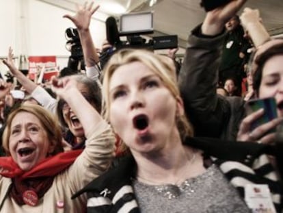 Simpatitzants de Syriza celebren els resultats a Atenes.