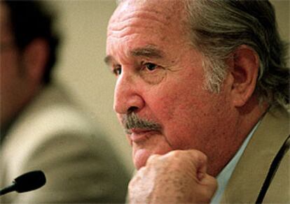 Carlos Fuentes, durante la presentación de su libro <b></b><i>En esto creo,</i> el pasado 27 de mayo.