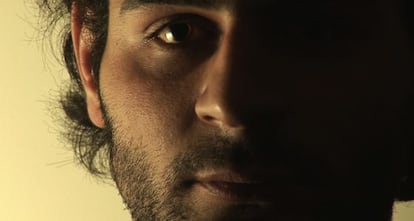 El militar rebelde que confiesa su asesinato en 'Of God and dog'.