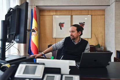 Pablo Iglesias durante la videoconferencia que ha mantenido este jueves con el presidente del Parlamento Europeo, David Sassoli.