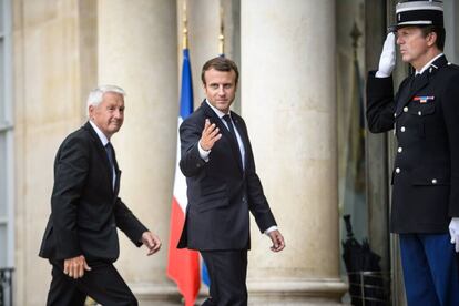 El presidente francés, Emmanuel Macron, uno de los más desetados líderes liberales, junto al secretario general del Consejo de Europa, Thorbjorn Jagland, este jueves en el Elíseo.