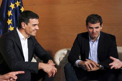 El l&iacute;der socialista, Pedro S&aacute;nchez, y Albert Rivera, lider de Ciudadanos. 
 