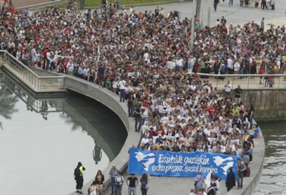 Un momento de la manifestación en favor de los presos de ETA celebrada en Bilbao.