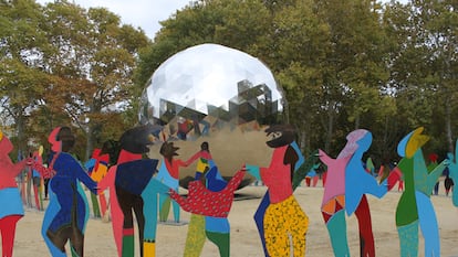 'Universo iluminado', escultura del artista español Cristóbal Gabarrón, colocada por el 70º aniversario de Naciones Unidas en Central Park, Nueva York. La pieza se volverá a instalar por los 75 años de la institución en la plaza de San Pablo de Valladolid.