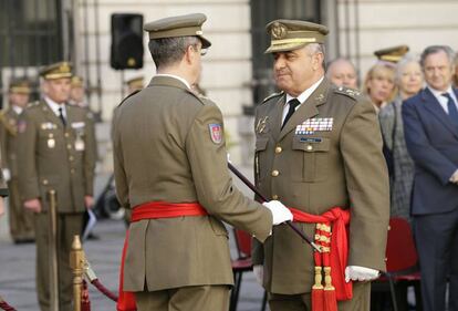 El general Francisco javier Varela Salas, a la derecha, en su toma de posesi&oacute;n como jefe del Ej&eacute;rcito de Tierra.