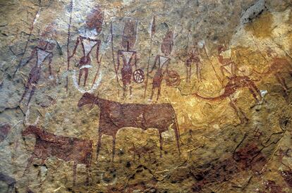 Situado al noreste del Chad, el macizo de Ennedi está formado por arenisca. En las superficies rocosas de las grutas, cañones y refugios hay millones de imágenes pintadas y grabadas que constituyen una de las mayores colecciones de arte rupestre del Sáhara.