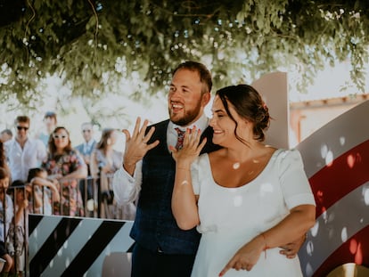 María José Monje Ferreras y Raúl Lozano López, el día de su boda, en agosto de 2022.