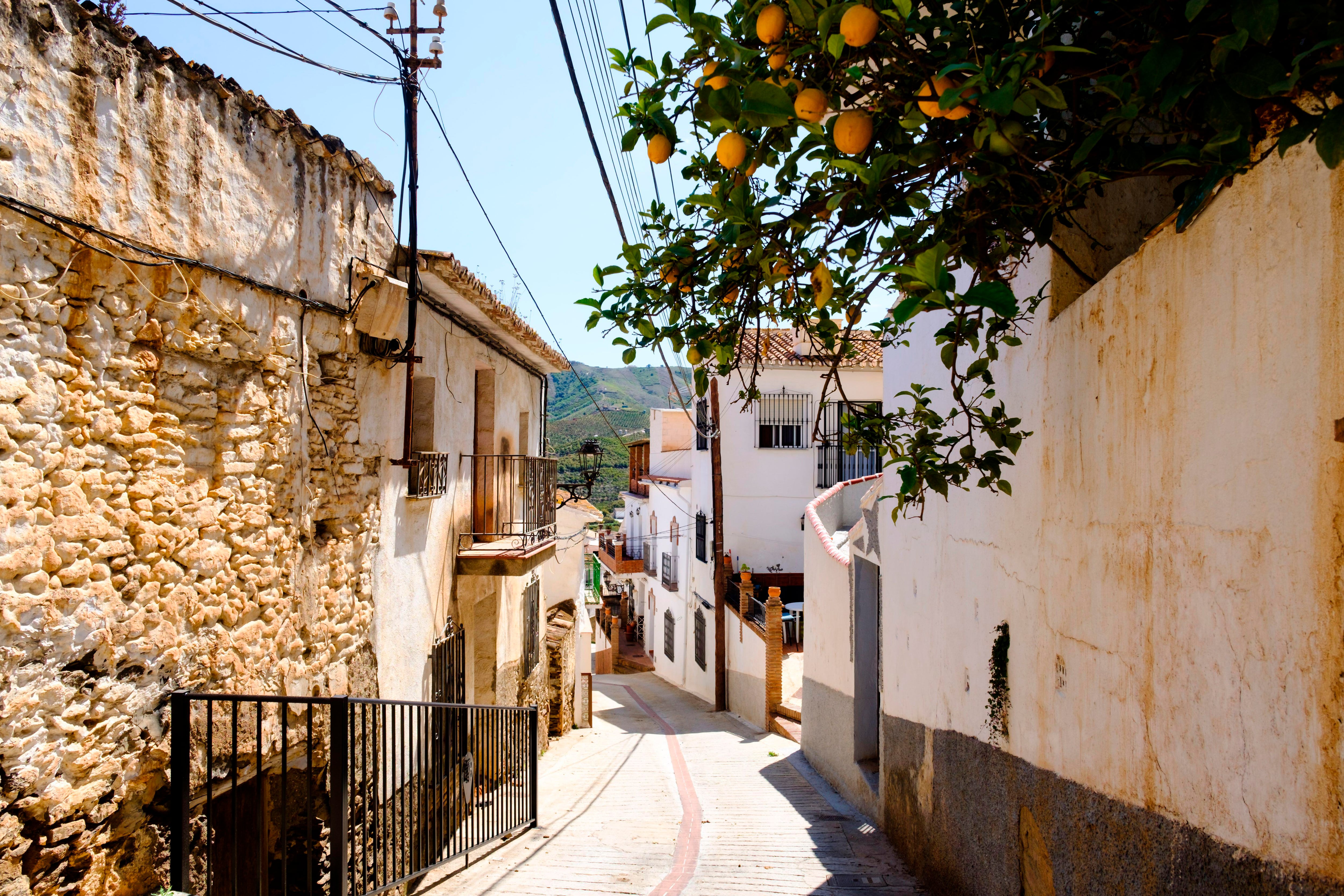 Una calle de Benamargosa, en Málaga, en una imagen de archivo.