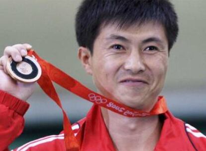 Jong-Su se había adjudicado la plata en pistola 50 metros y el bronce en pistola 10 metros