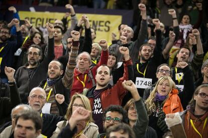 Militantes de la CUP en una asamblea el 29 de noviembre.