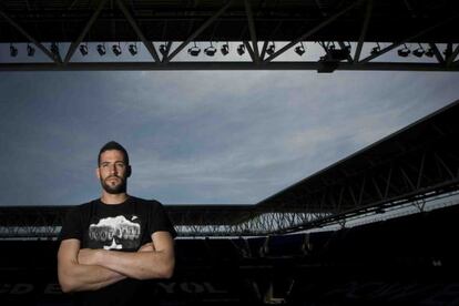 Kiko Casilla, a l'estadi de Cornellà.