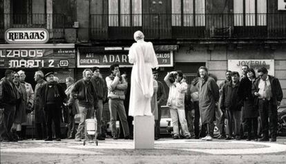 Estatuas humanas en La Rambla en 1992.