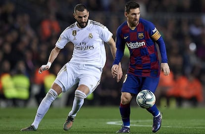 Messi y Benzema, en el derbi, el 18 de diciembre.