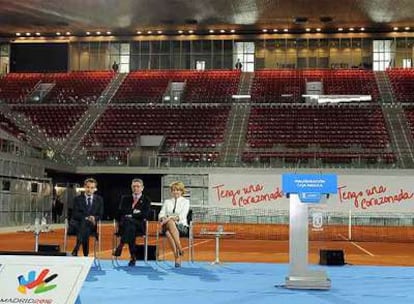 José Luis Rodríguez Zapatero, Alberto Ruiz-Gallardón y Esperanza Aguirre, en la inauguración de la Caja Mágica.