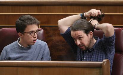 &Iacute;&ntilde;igo Errej&oacute;n y Pablo Iglesias en el Congreso. 