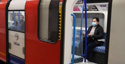 Tren del metro londinense. 