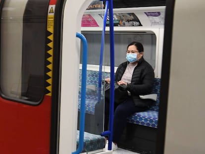 Tren del metro londinense. 