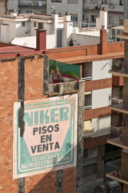 La publicidad de Niker, con un número de siete cifras, parece sacada del túnel del tiempo.