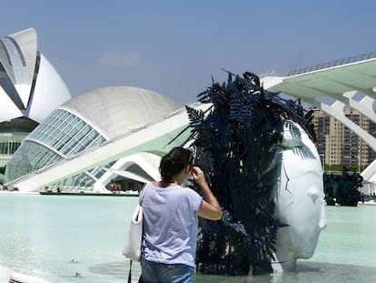 Una imagen de la exposici&oacute;n de esculturas del artista Manolo Vald&eacute;s que patrocina la Fundaci&oacute;n Hortensia Herrero.  