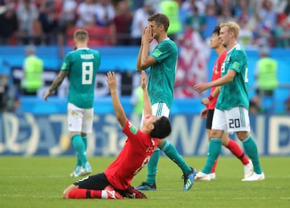 La selección alemana reacciona tras el segundo gol de los surcoreanos.