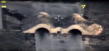 Hangares da base de Shayrat, depois do bombardeio pelos Estados Unidos