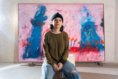 L'artista Marria Pratts a la galeria Mayoral