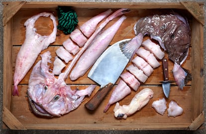 Fotografía del interior de libro 'Agallas. Pescaderías Coruñesas' (Editorial Planeta Gastro).