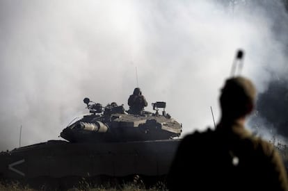 Ejercicios del Ej&eacute;rcito de Israel frente a Siria, en el Gol&aacute;n.