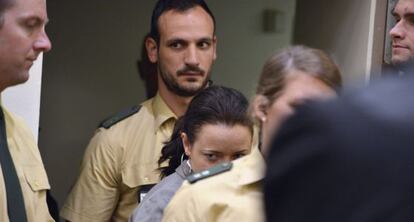 Beate Zschäpe entra en la sala del tribunal este martes.