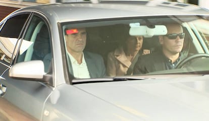 Momento en que Forcadell sale de la cárcel de Alcalá Meco tras pagar la fianza.