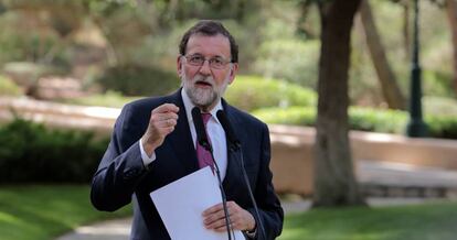 Mariano Rajoy comparece ante los periodistas en Palma de Mallorca tras despachar con el Rey.  