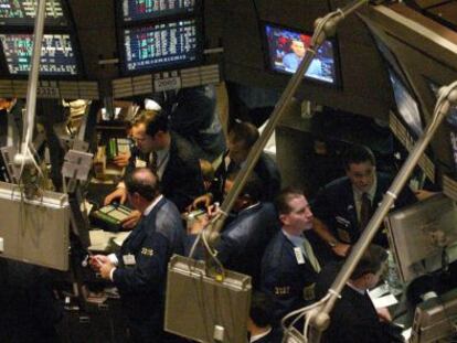 Operadores en la Bolsa de Wall Street
