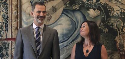 Felipe VI recibió en audiencia a la presidenta de Baleares, Francina Armengol, al comienzo de su actividad institucional en Mallorca.