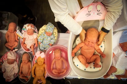 Diferentes modelos de bebés hiperrealistas en la Feria Daris, el fin de semana anterior.