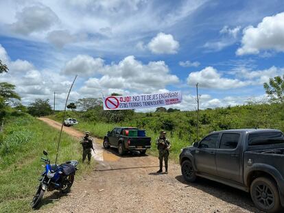 Protesta de ganaderos en contra de las invasiones de tierras en el municipio de Plato, departamento de Magdalena (Colombia).