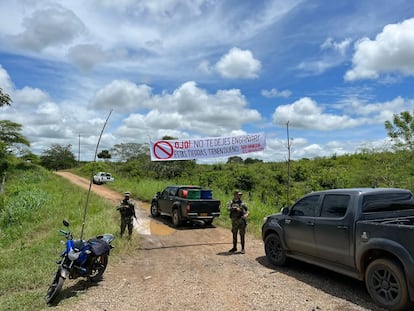 Protesta de ganaderos en contra de las invasiones de tierras en el municipio de Plato, departamento de Magdalena (Colombia).